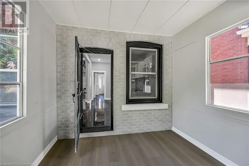Photo 19 of 172 Sherman Avenue S, Hamilton ON