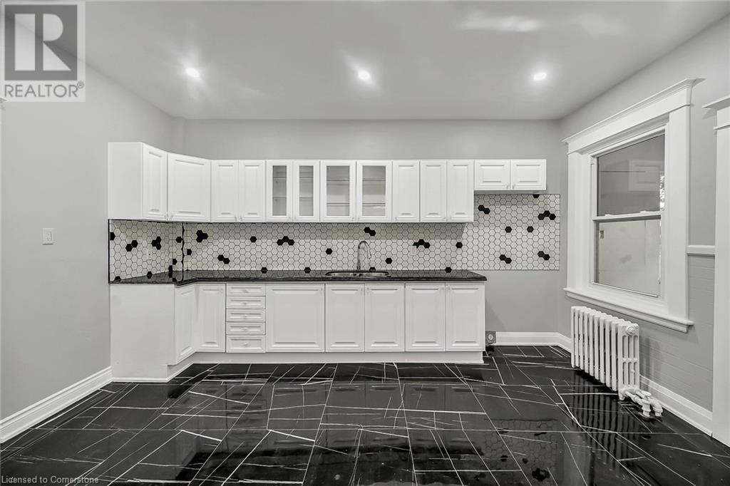 Photo 14 of 172 Sherman Avenue S, Hamilton ON