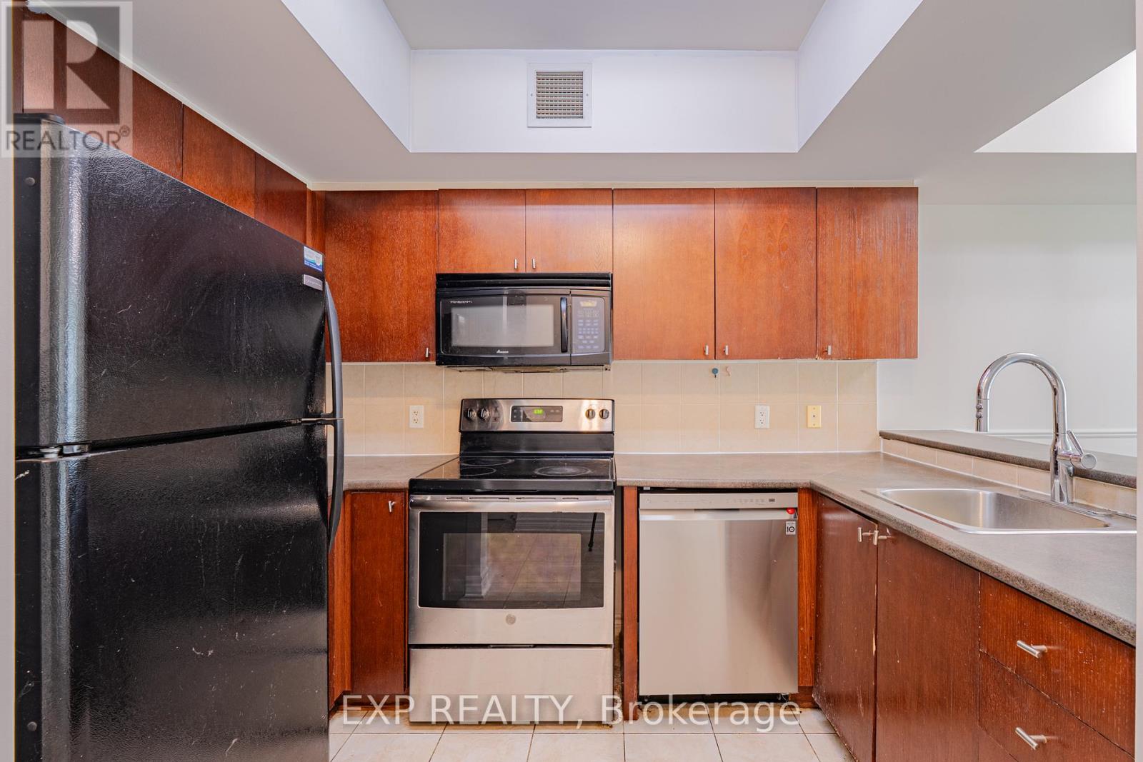 Photo 15 of 302 200 Rideau Street, Ottawa ON