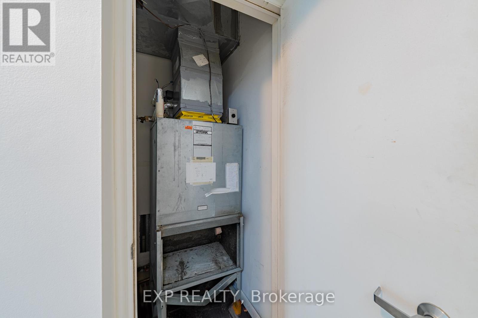 Photo 18 of 302 200 Rideau Street, Ottawa ON