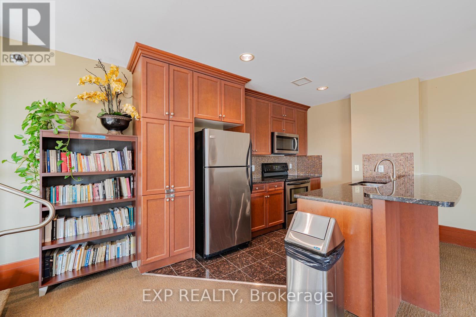 Photo 39 of 302 200 Rideau Street, Ottawa ON