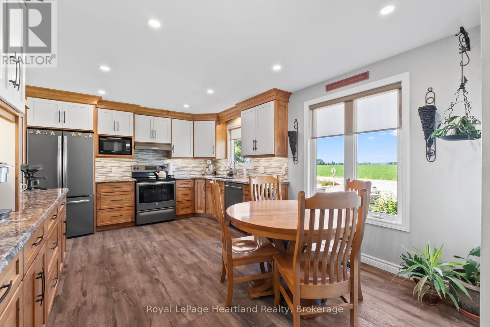 Photo 28 of 8715 Wellington Rd 7 Road, Mapleton ON