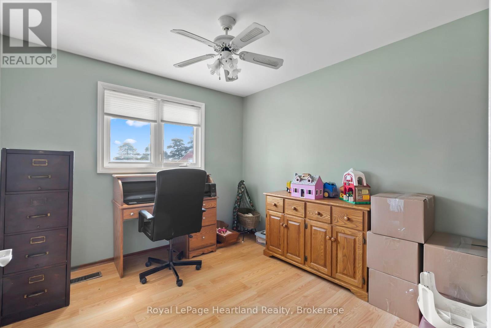 Photo 18 of 8715 Wellington Rd 7 Road, Mapleton ON