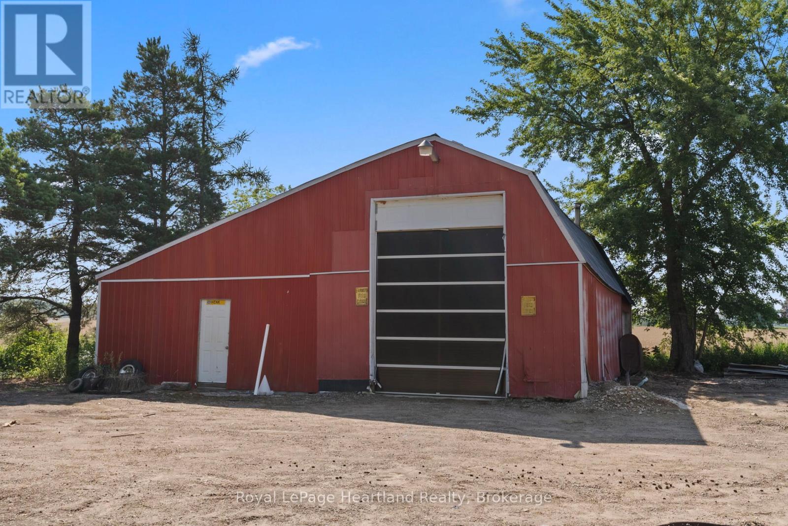 Photo 6 of 8715 Wellington Rd 7 Road, Mapleton ON