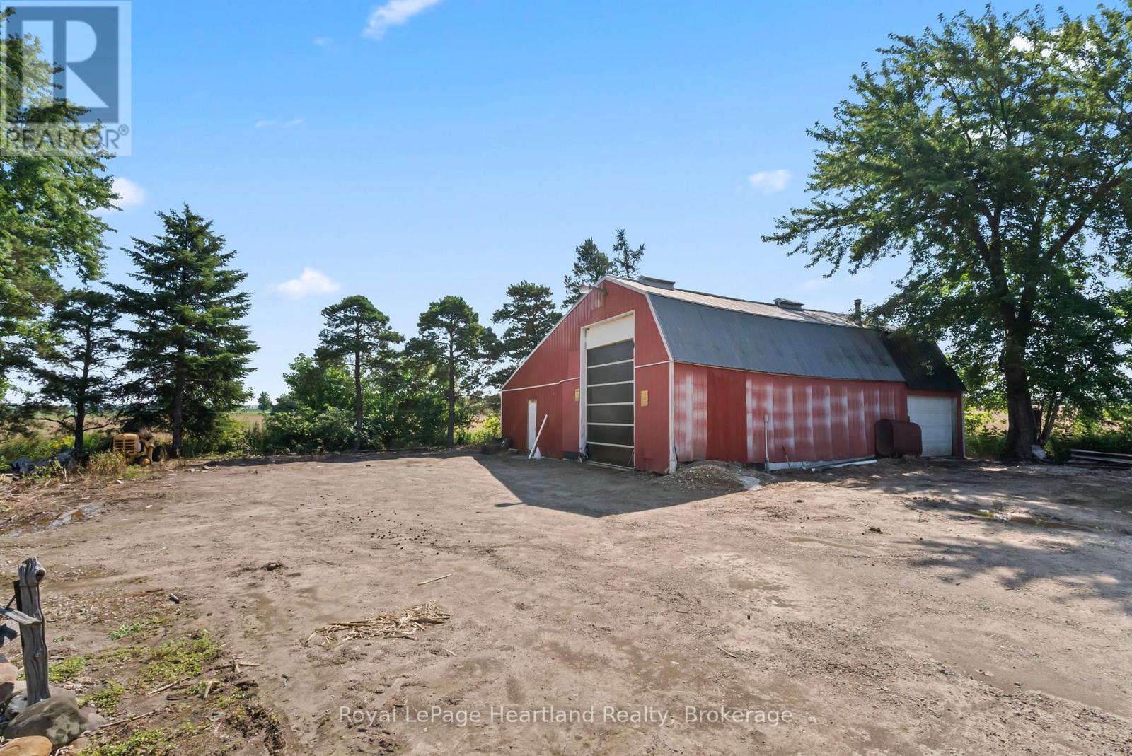Photo 38 of 8715 Wellington Rd 7 Road, Mapleton ON