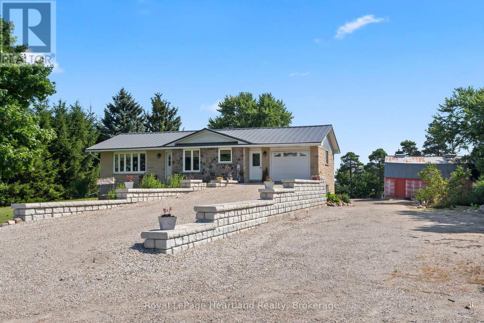Photo 35 of 8715 Wellington Rd 7 Road, Mapleton ON