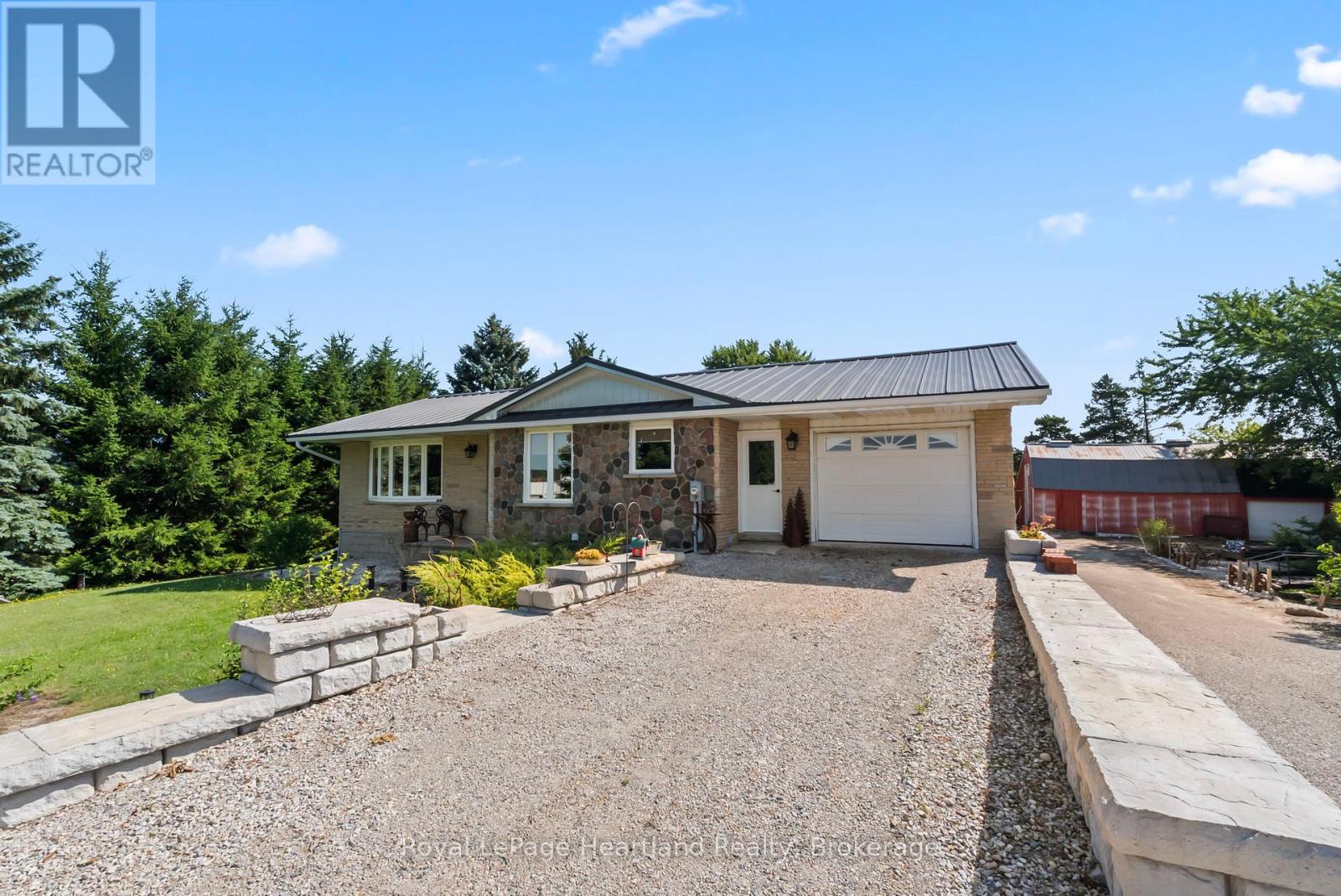 Photo 9 of 8715 Wellington Rd 7 Road, Mapleton ON
