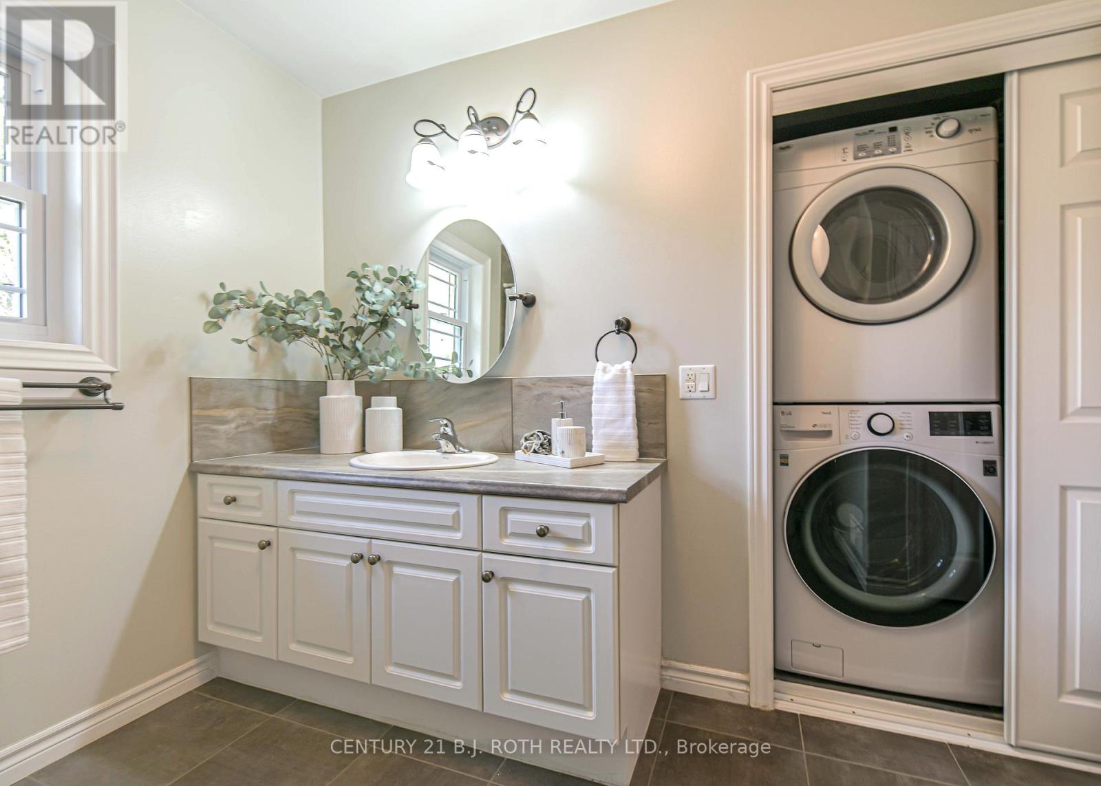 Photo 23 of 204 43 Creighton Street, Orillia ON