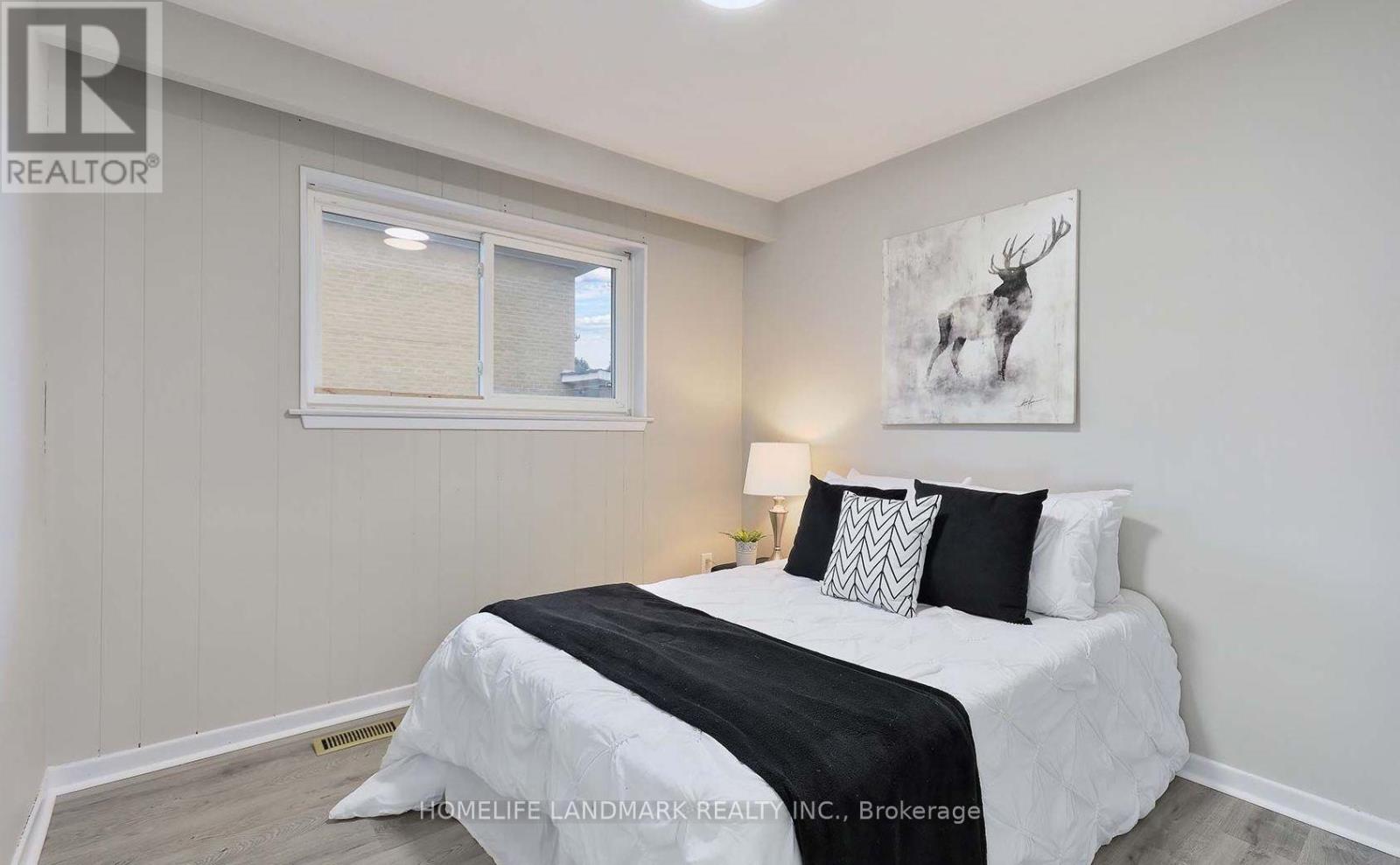 Photo 11 of 204 Derrydown Road, Toronto ON