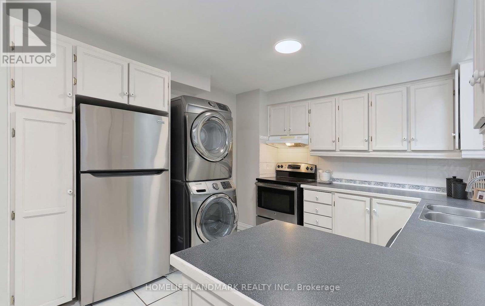 Photo 16 of 204 Derrydown Road, Toronto ON