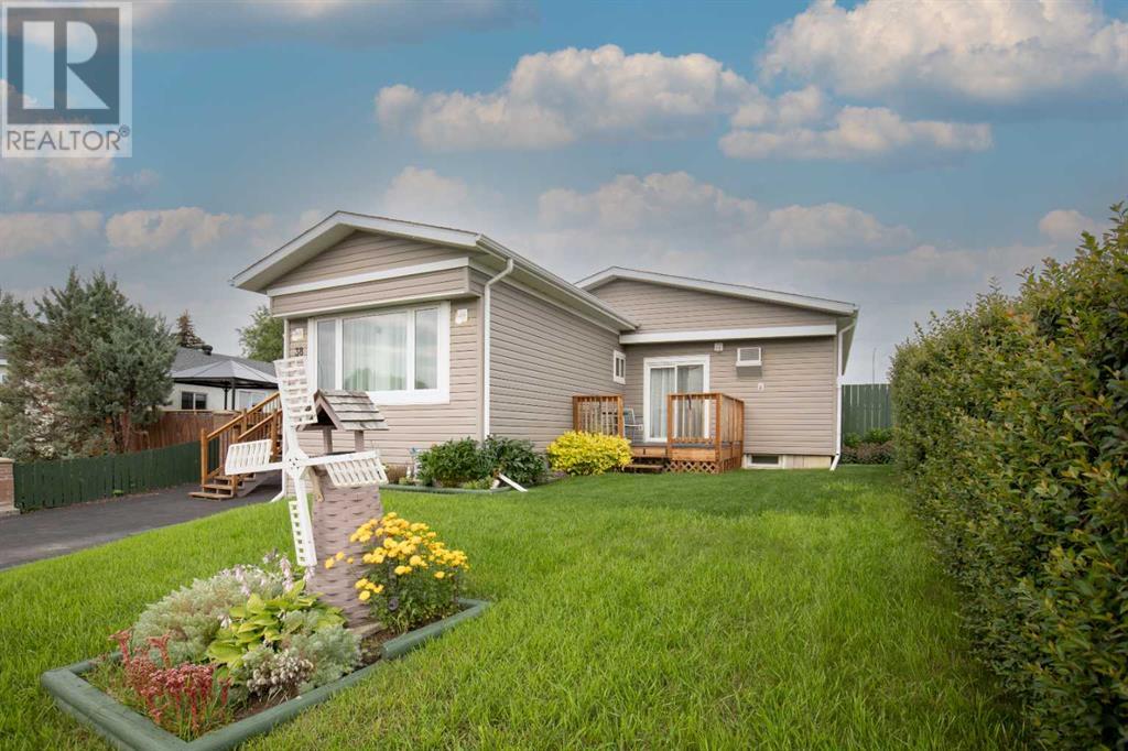 38 Hearthstone Drive, Lacombe