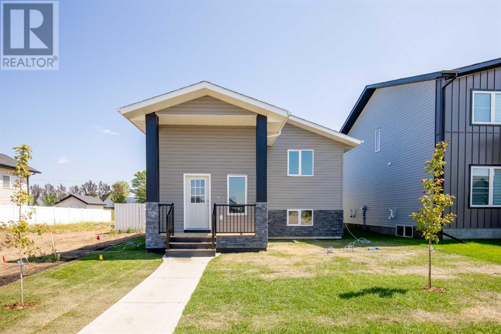 Photo 2 of 109 Aztec Crescent, Blackfalds AB