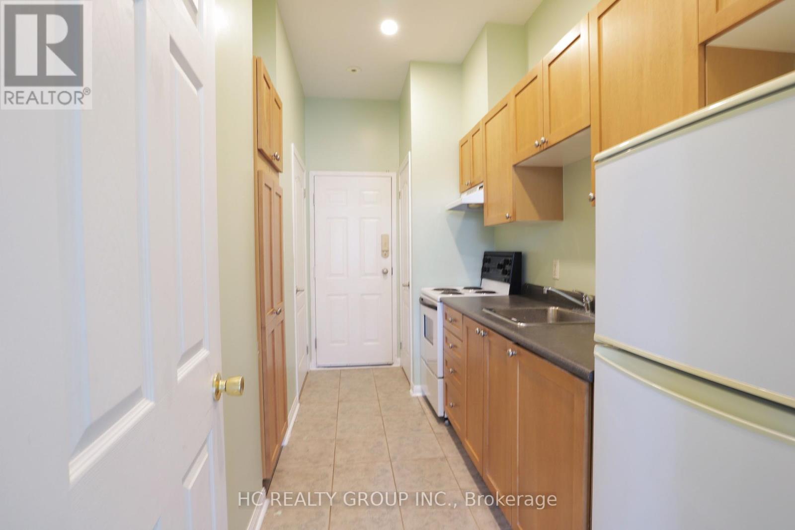 Photo 5 of 2 2725 Bur Oak Avenue, Markham ON