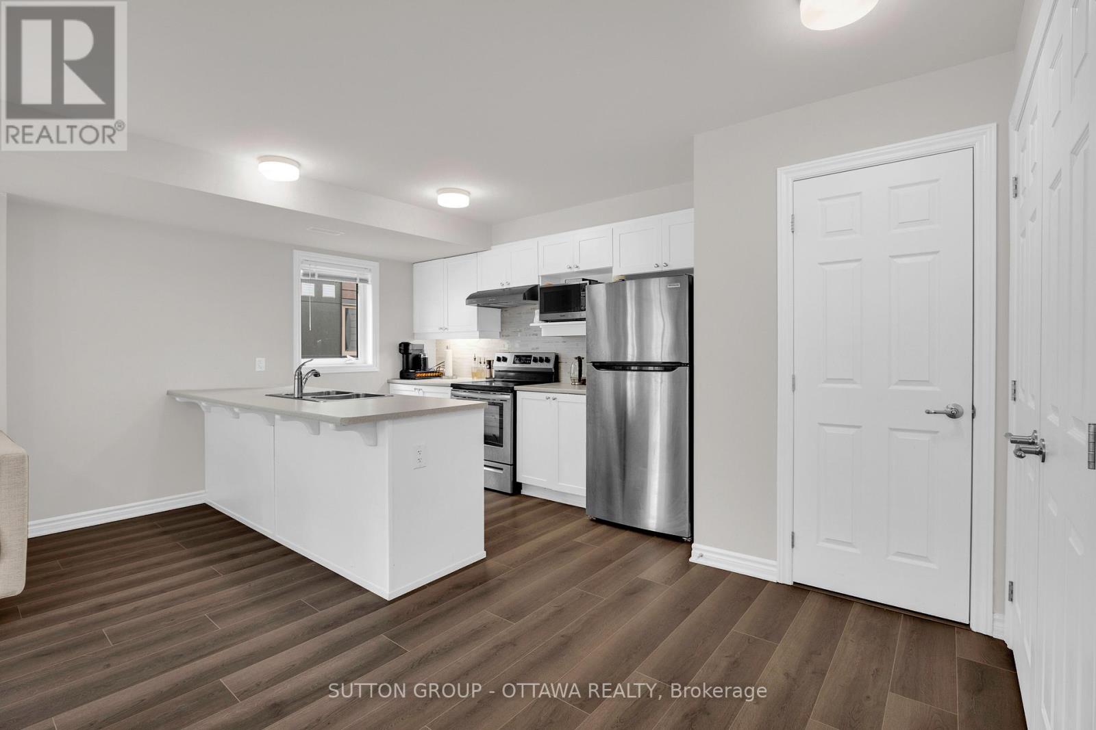 Photo 15 of 127 Anthracite Private, Ottawa ON