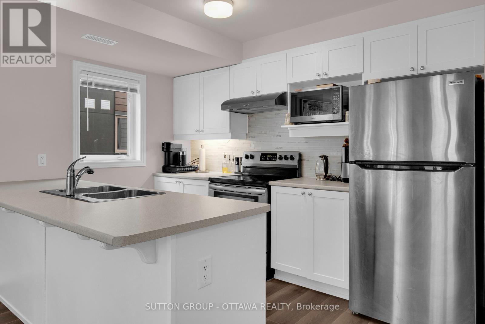 Photo 6 of 127 Anthracite Private, Ottawa ON