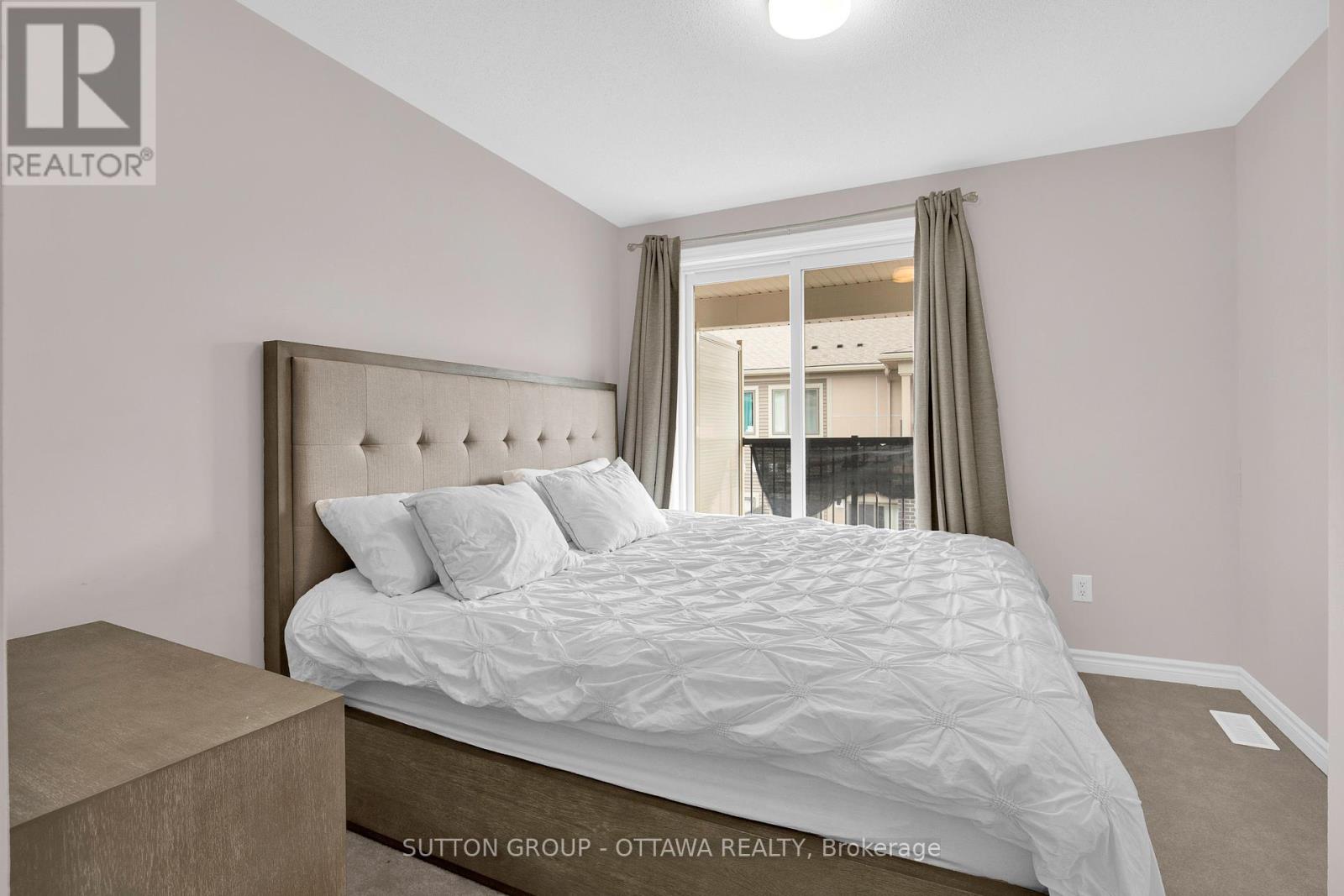 Photo 14 of 127 Anthracite Private, Ottawa ON