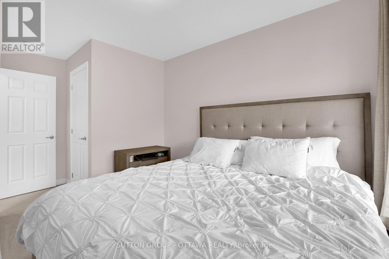 Photo 24 of 127 Anthracite Private, Ottawa ON