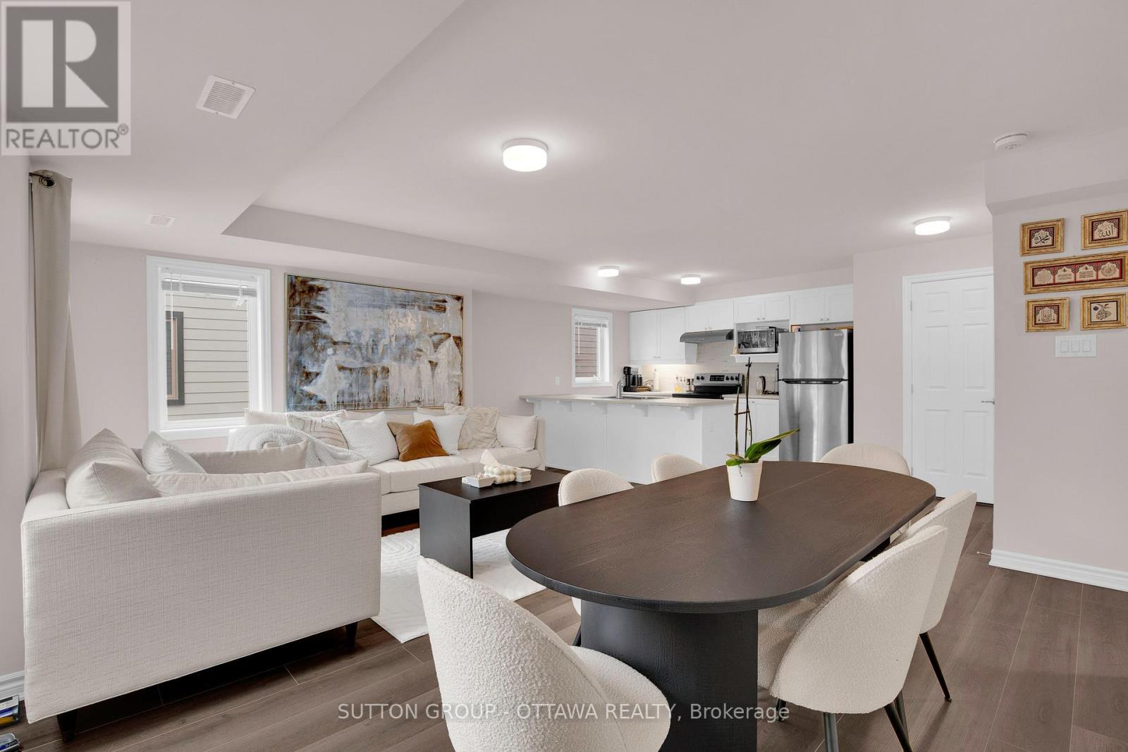 Photo 13 of 127 Anthracite Private, Ottawa ON
