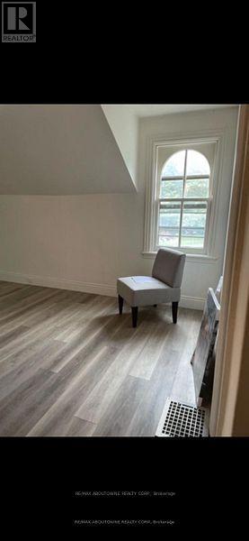 Photo 9 of 70 Wellington Street S, Hamilton ON