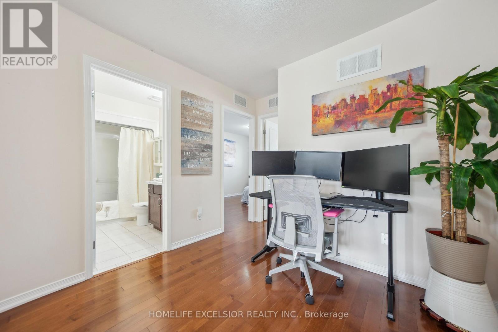 Photo 2 of 6285 Murray Street, Niagara Falls ON
