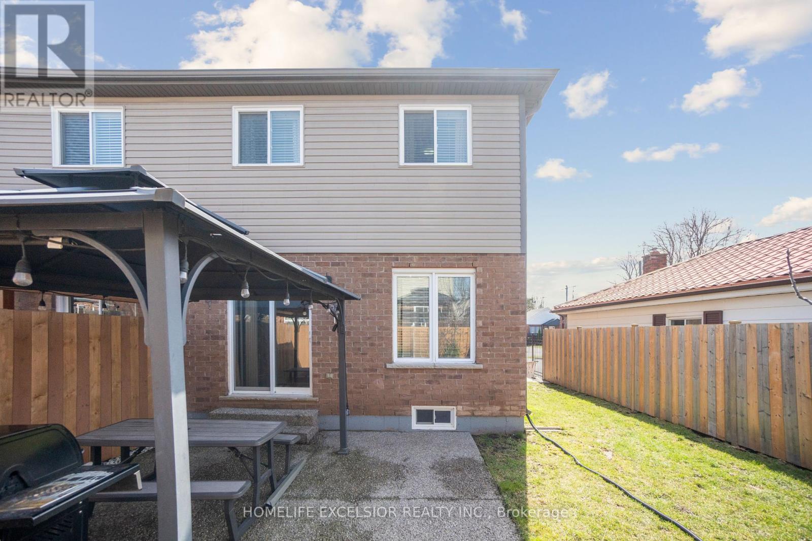 Photo 32 of 6285 Murray Street, Niagara Falls ON
