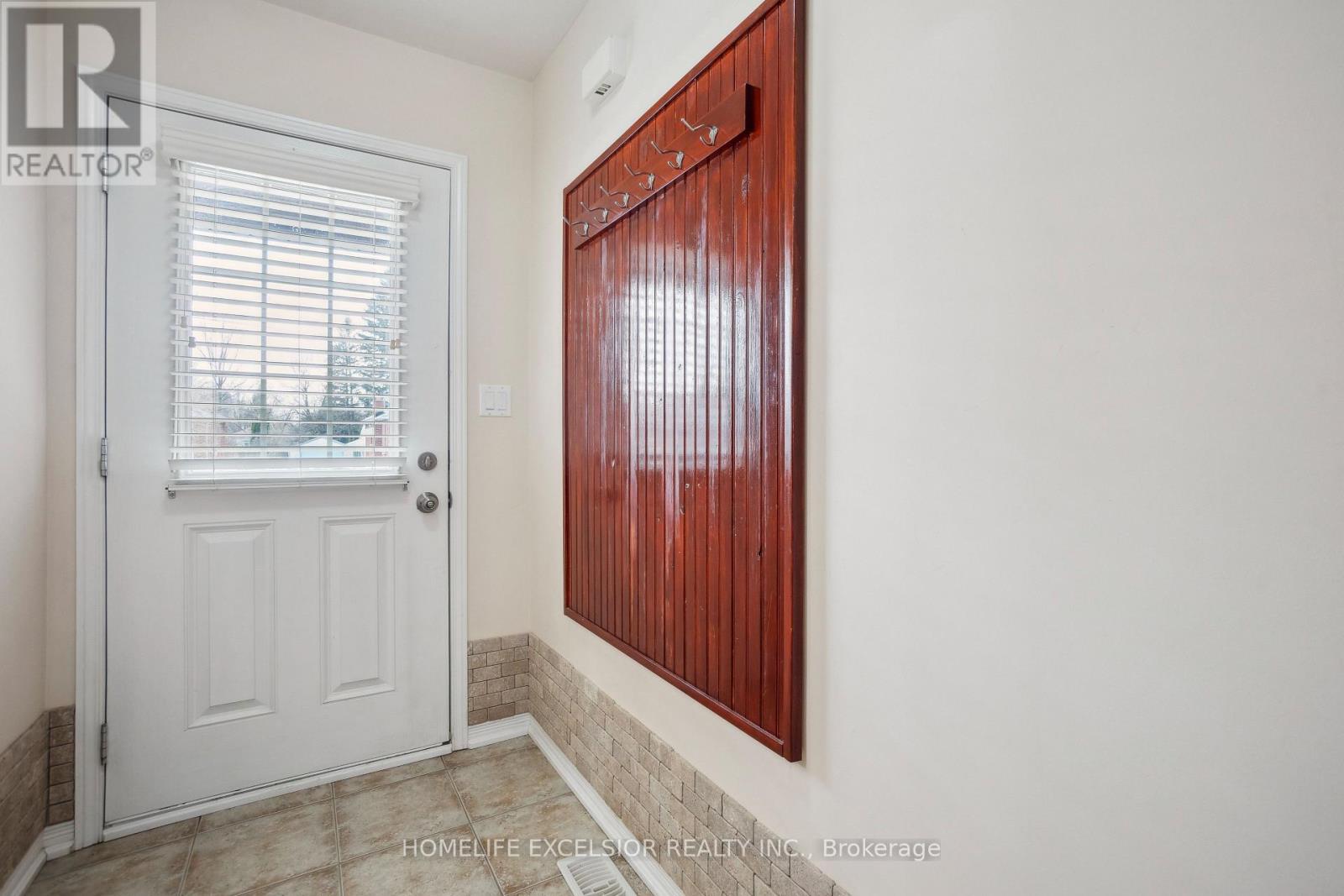 Photo 13 of 6285 Murray Street, Niagara Falls ON