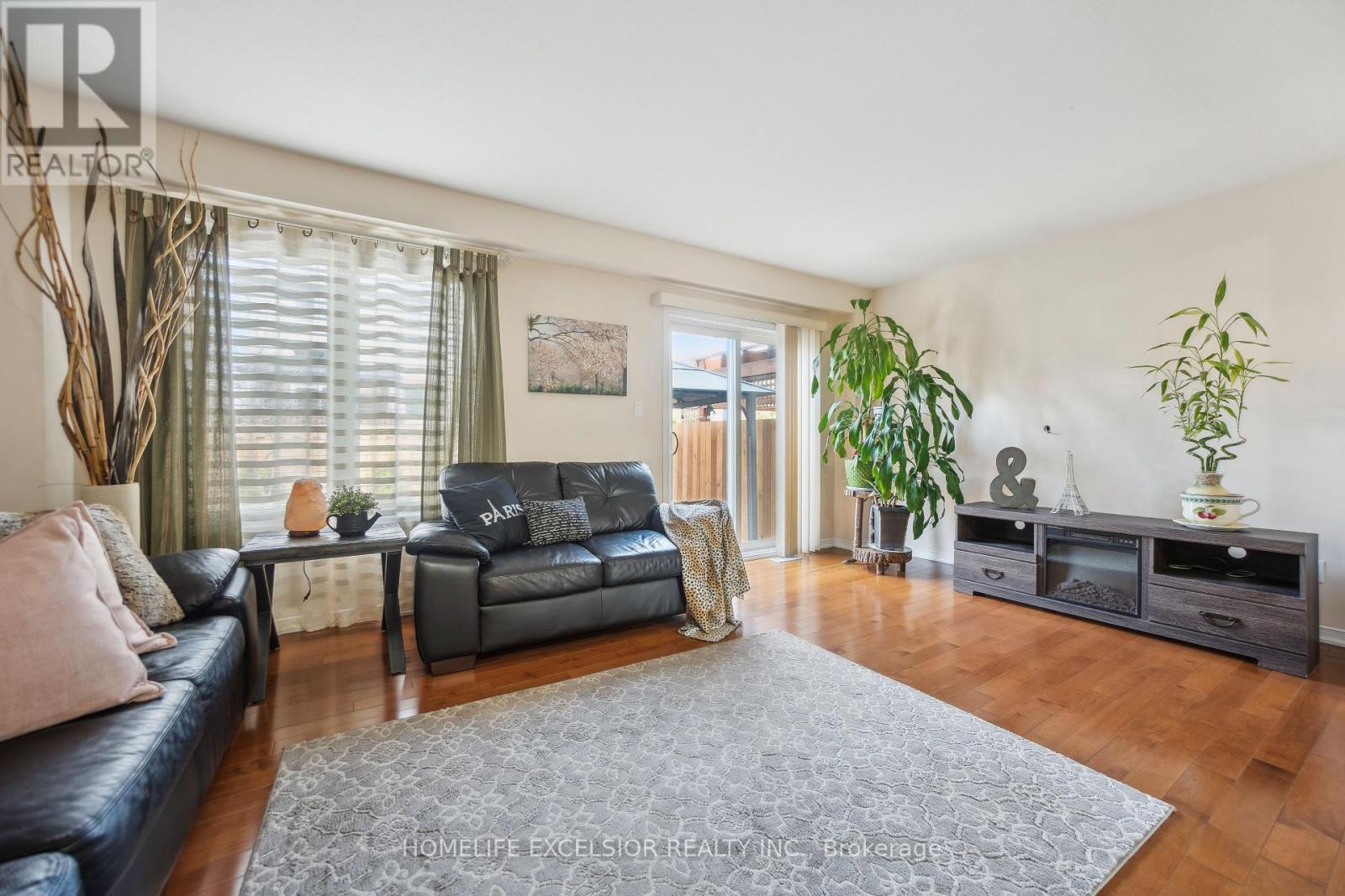 Photo 9 of 6285 Murray Street, Niagara Falls ON