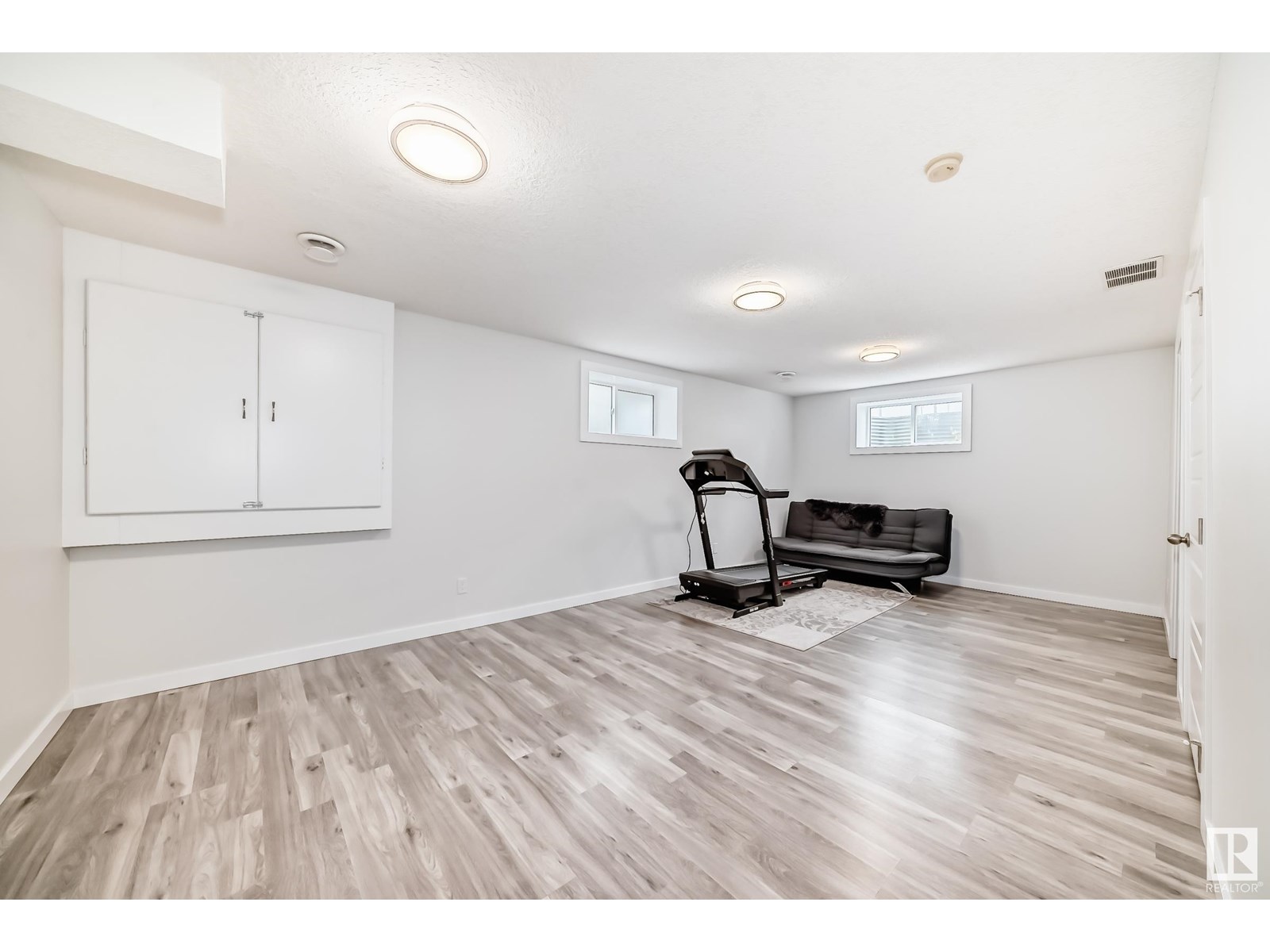 Photo 30 of 183 Castle Dr Nw, Edmonton AB