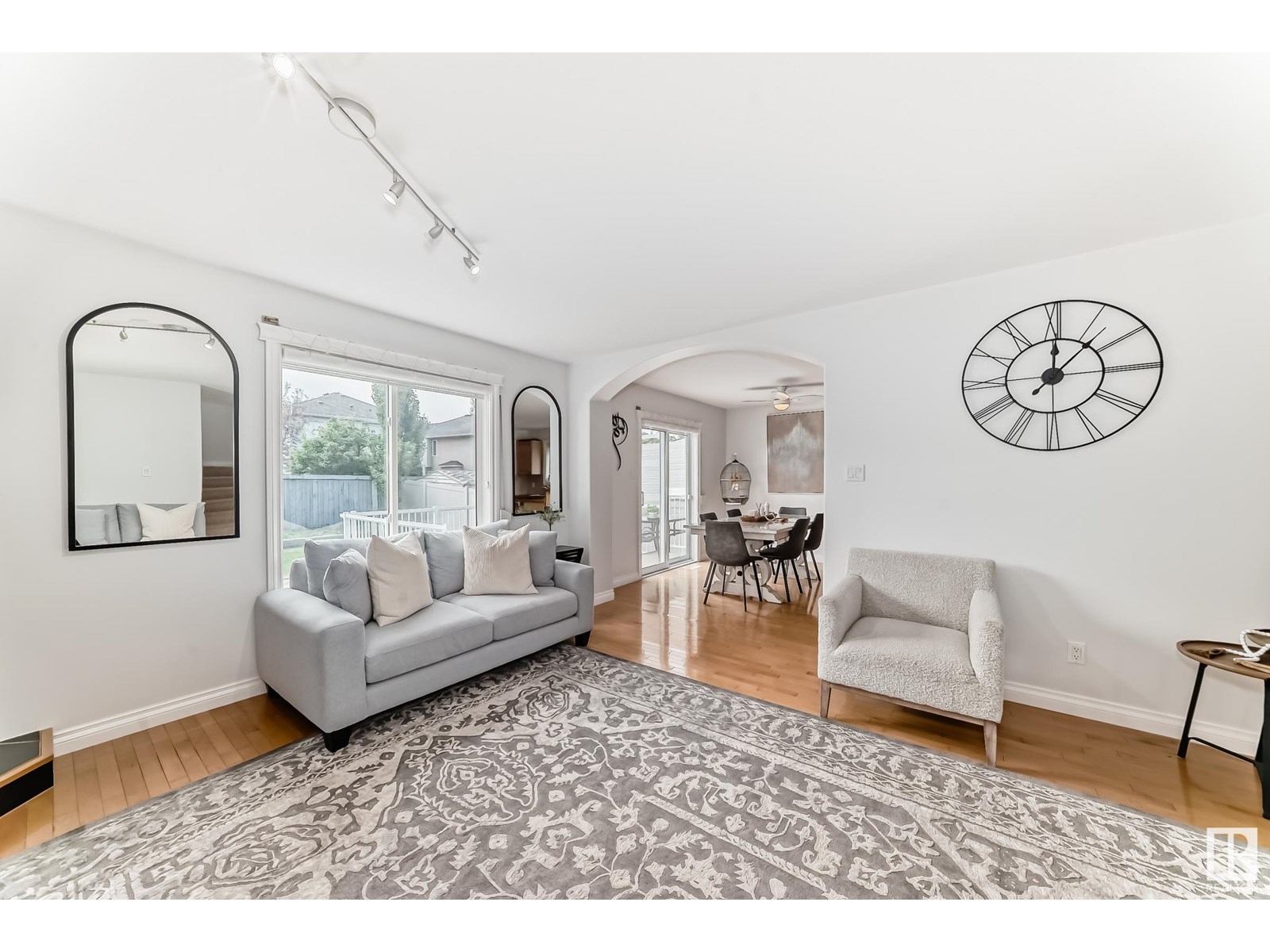 Photo 6 of 183 Castle Dr Nw, Edmonton AB