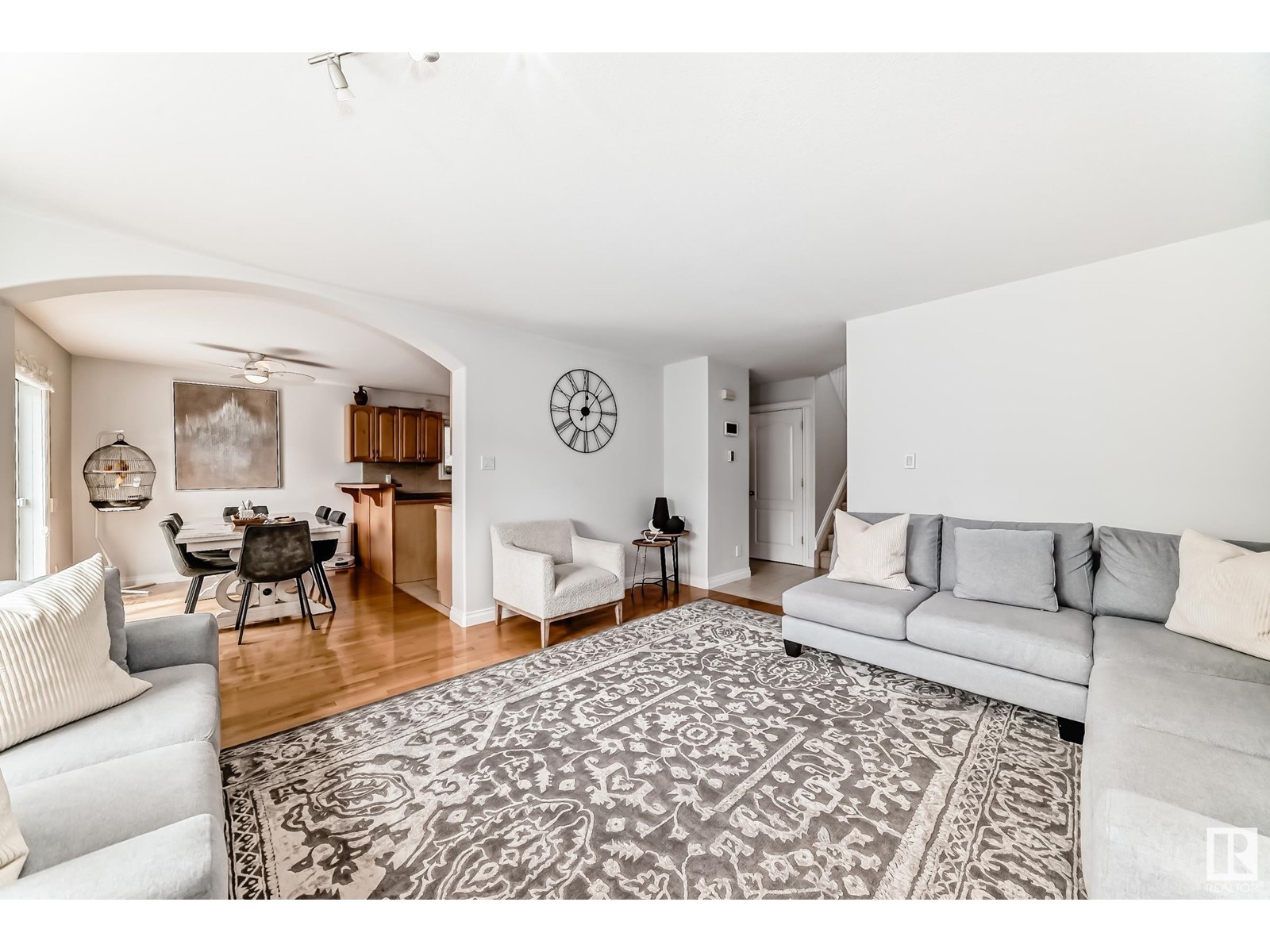 Photo 7 of 183 Castle Dr Nw, Edmonton AB