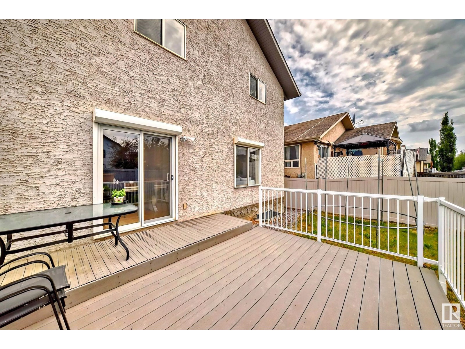 Photo 34 of 183 Castle Dr Nw, Edmonton AB