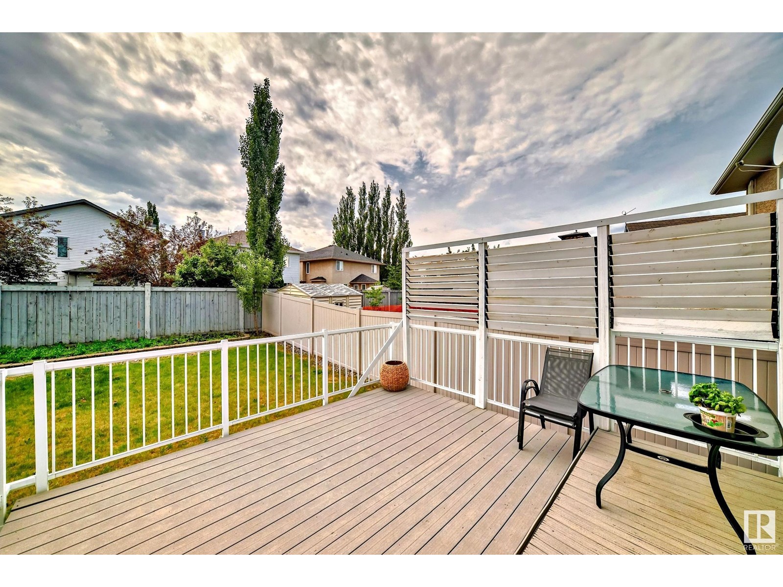 Photo 33 of 183 Castle Dr Nw, Edmonton AB