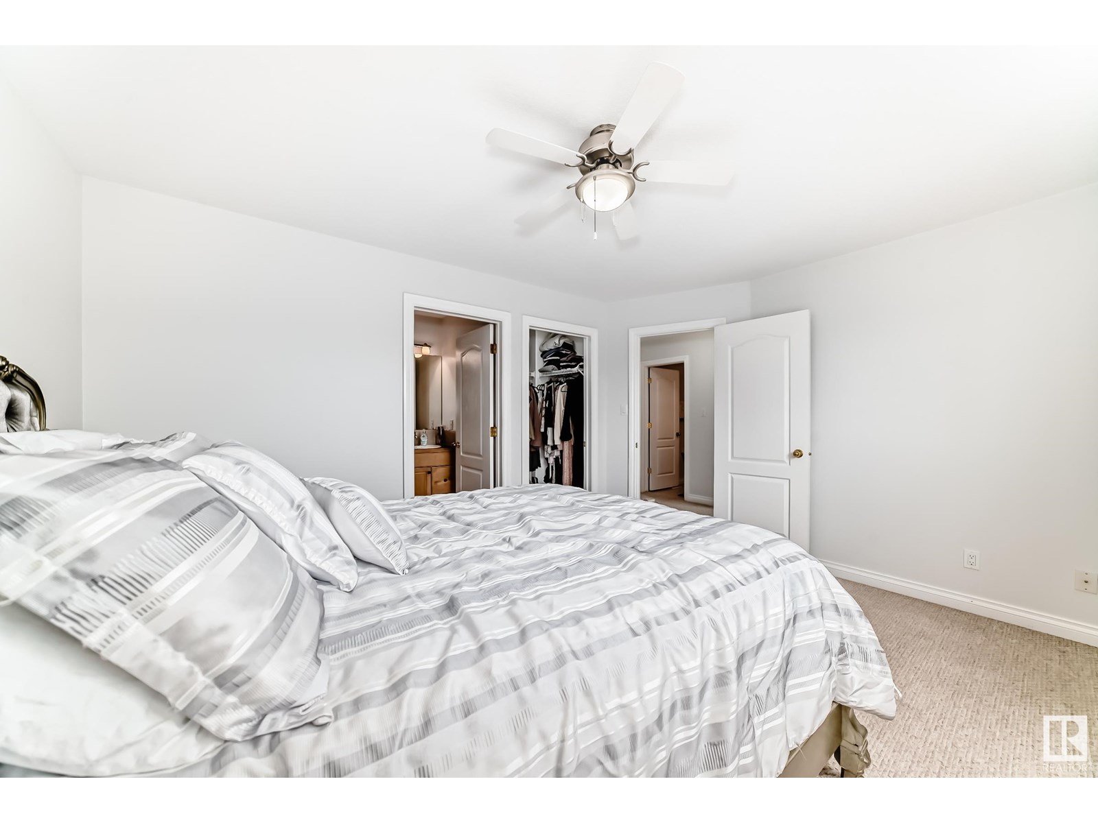 Photo 21 of 183 Castle Dr Nw, Edmonton AB