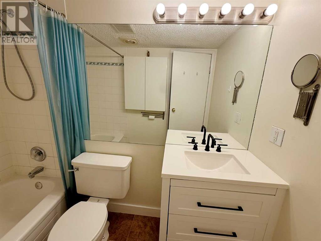 Single Family House for Sale in    Street NE Renfrew Calgary 
