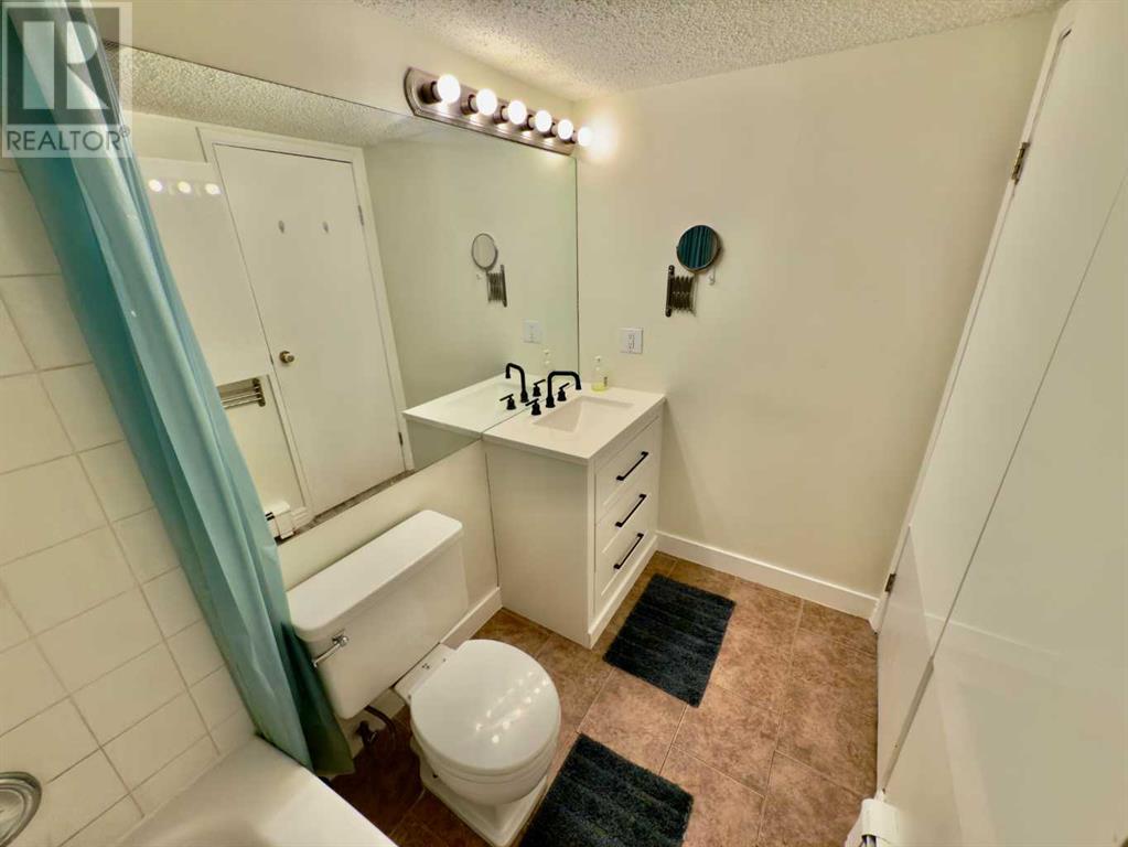 Single Family House for Sale in    Street NE Renfrew Calgary 