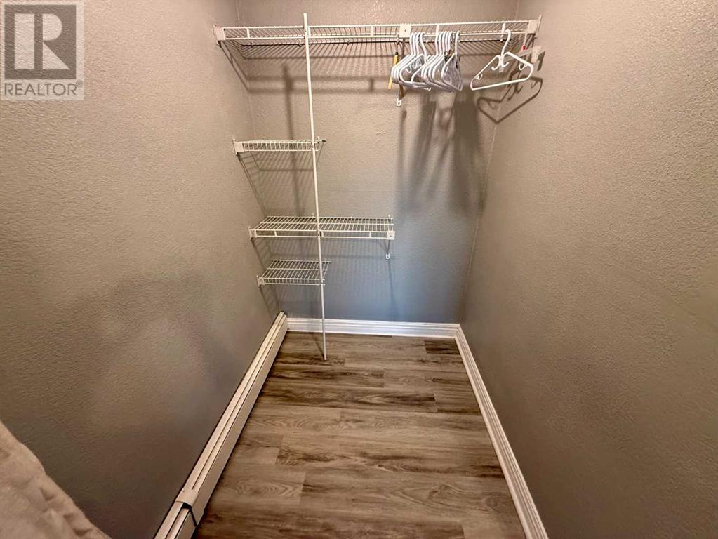 Single Family House for Sale in    Street NE Renfrew Calgary 
