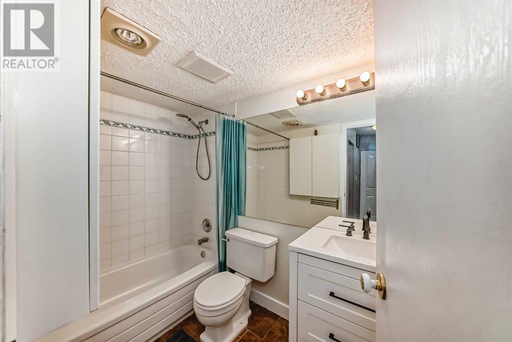 Single Family House for Sale in    Street NE Renfrew Calgary 