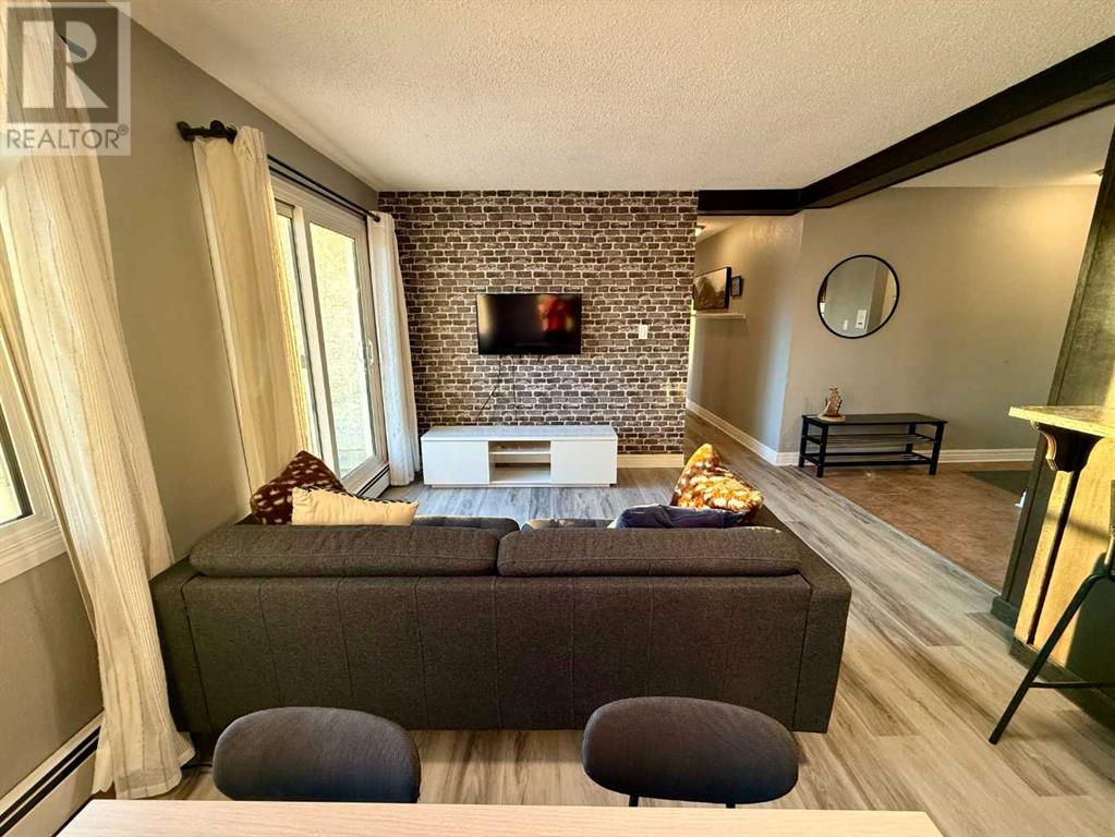 Single Family House for Sale in    Street NE Renfrew Calgary 