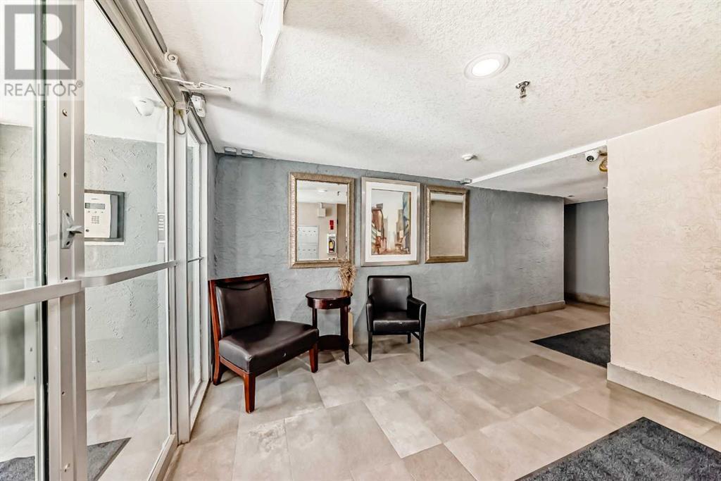 Single Family House for Sale in    Street NE Renfrew Calgary 