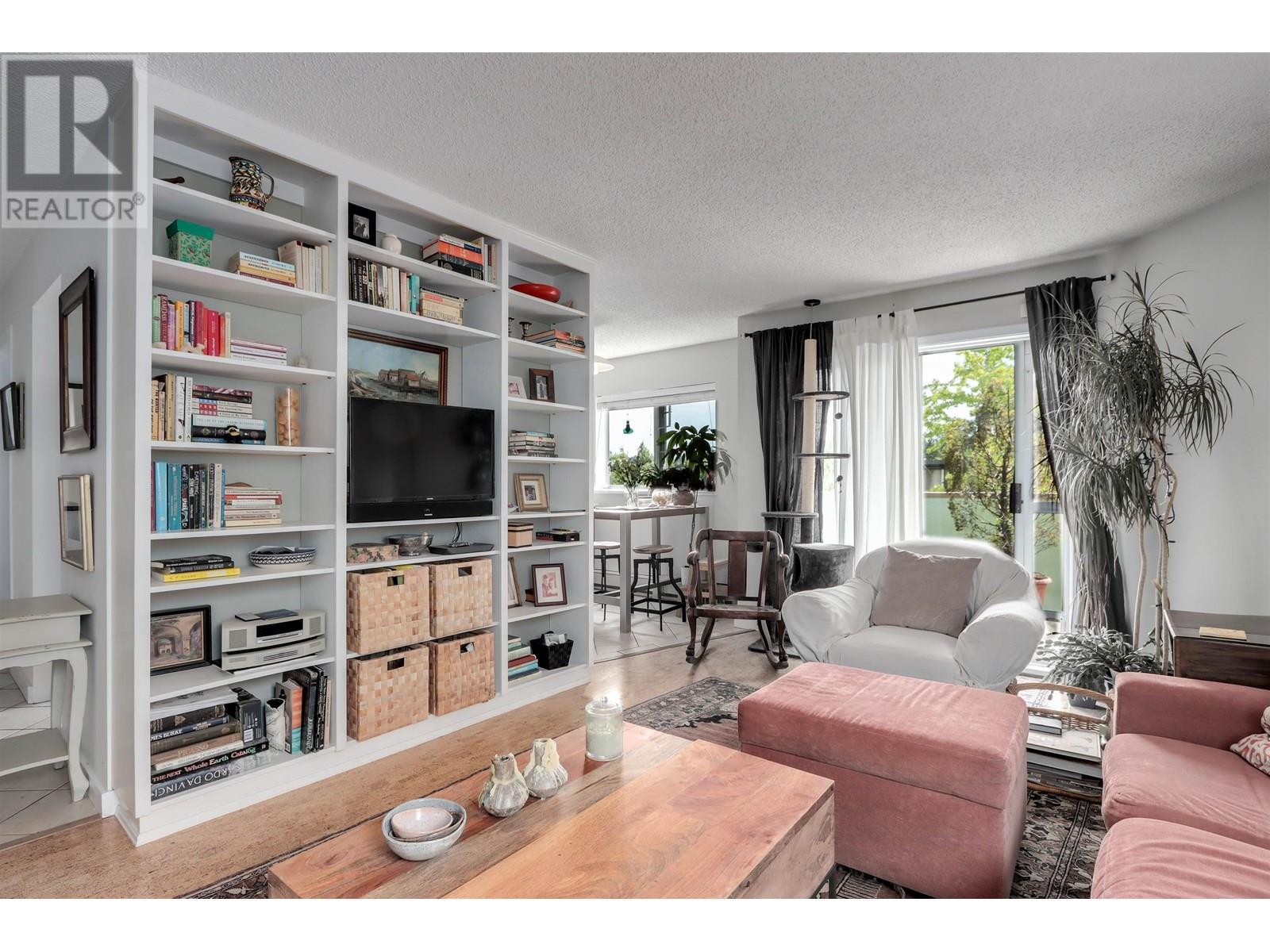 Photo 3 of 406 998 W 19th Avenue, Vancouver BC
