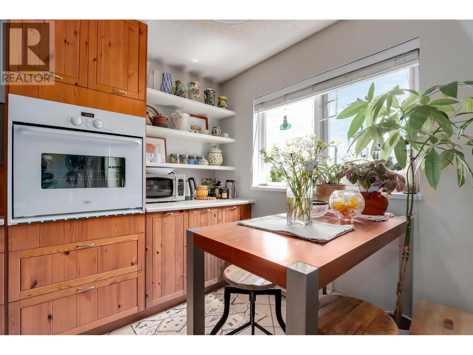 Photo 5 of 406 998 W 19th Avenue, Vancouver BC