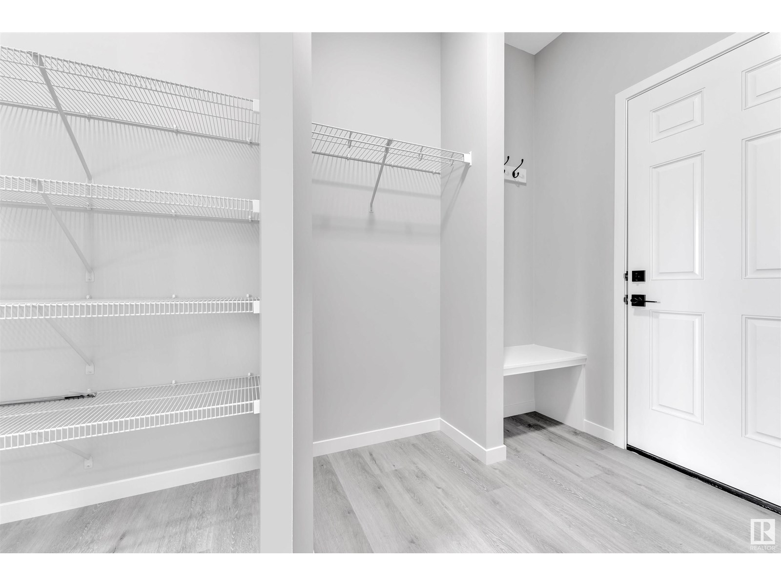 Photo 11 of 16832 49 St Nw, Edmonton AB