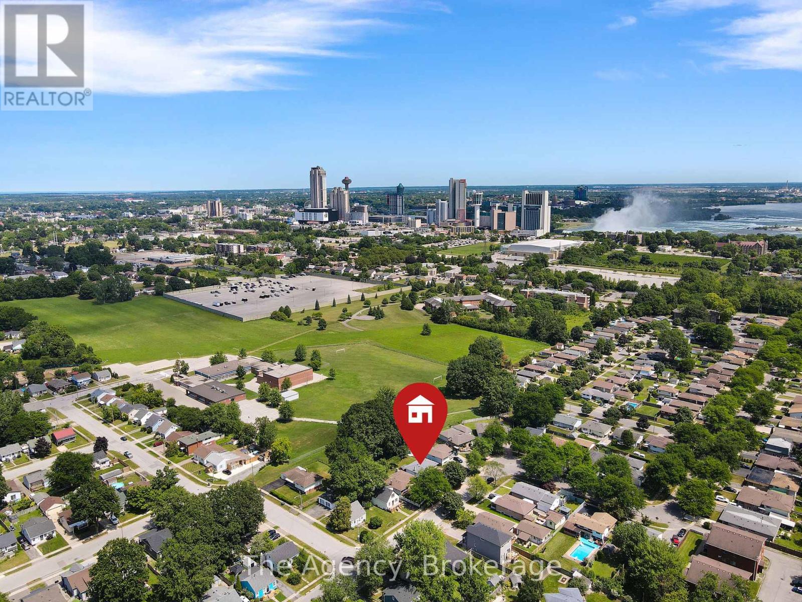 Photo 14 of 6041 Cadham Street, Niagara Falls ON