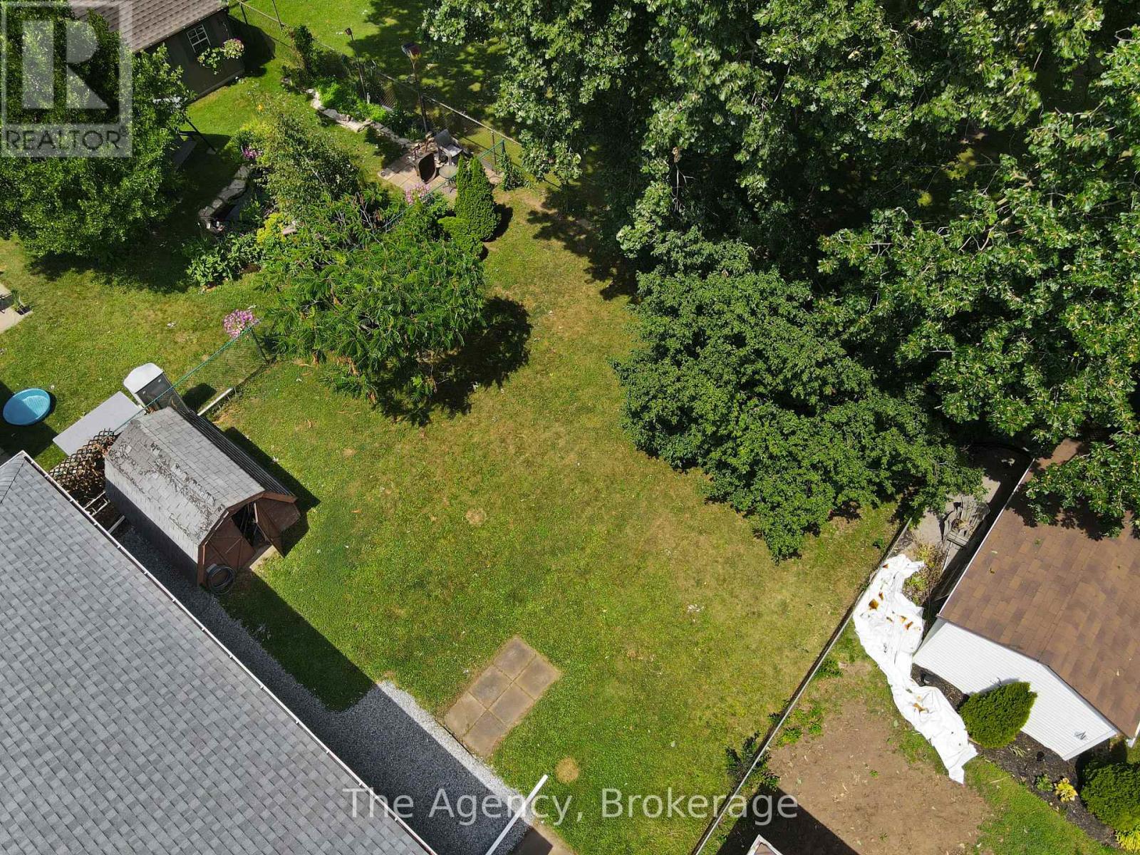 Photo 30 of 6041 Cadham Street, Niagara Falls ON