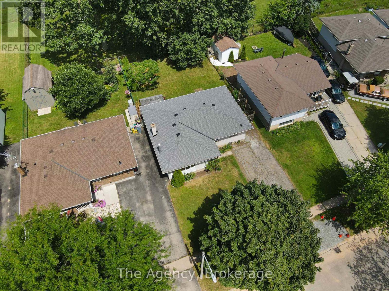 Photo 29 of 6041 Cadham Street, Niagara Falls ON