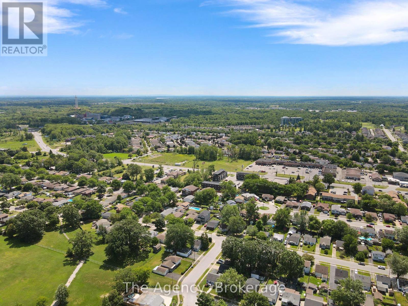 Photo 26 of 6041 Cadham Street, Niagara Falls ON