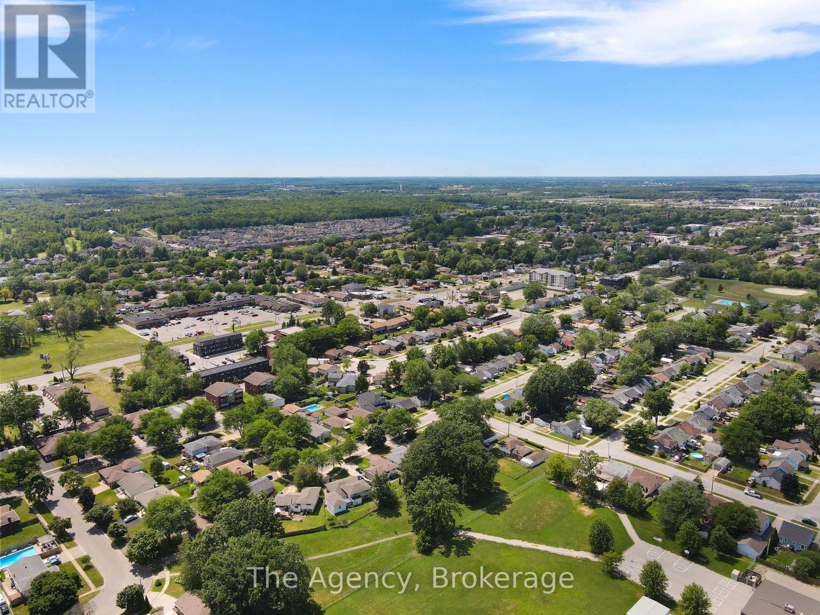 Photo 13 of 6041 Cadham Street, Niagara Falls ON