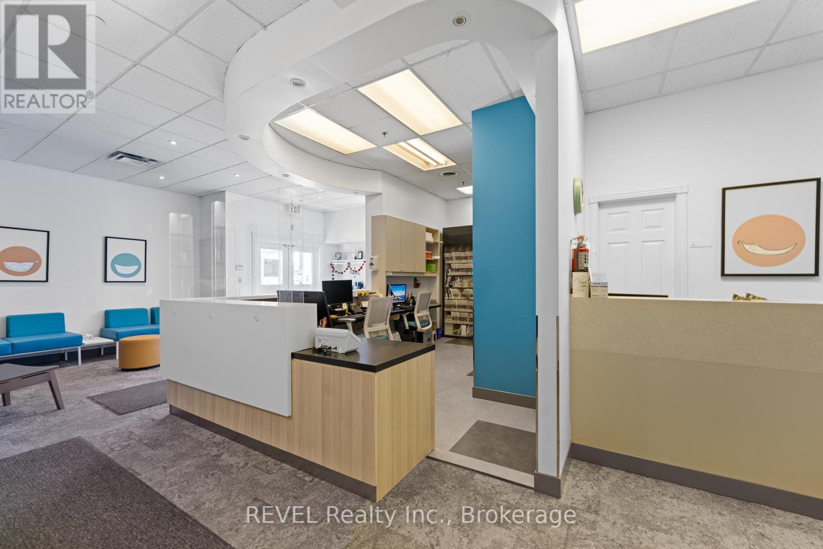 Photo 13 of 9 290 Glendale Avenue, St Catharines ON