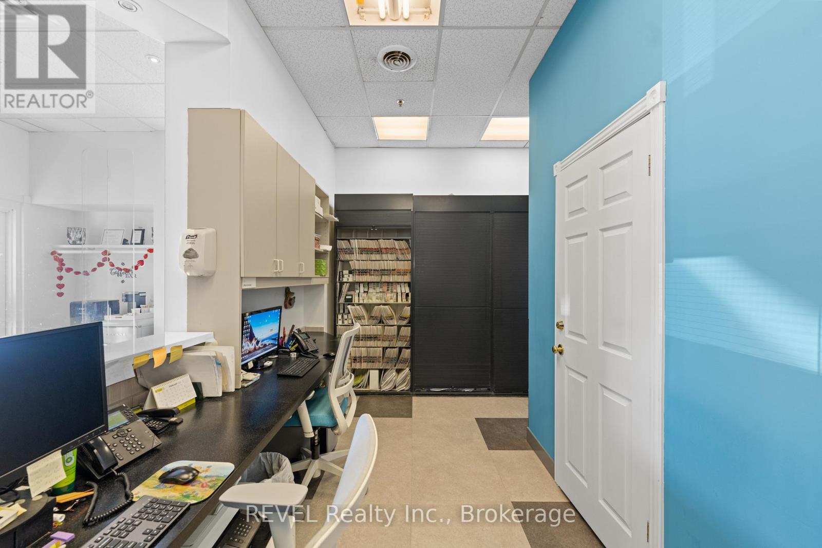 Photo 15 of 9 290 Glendale Avenue, St Catharines ON