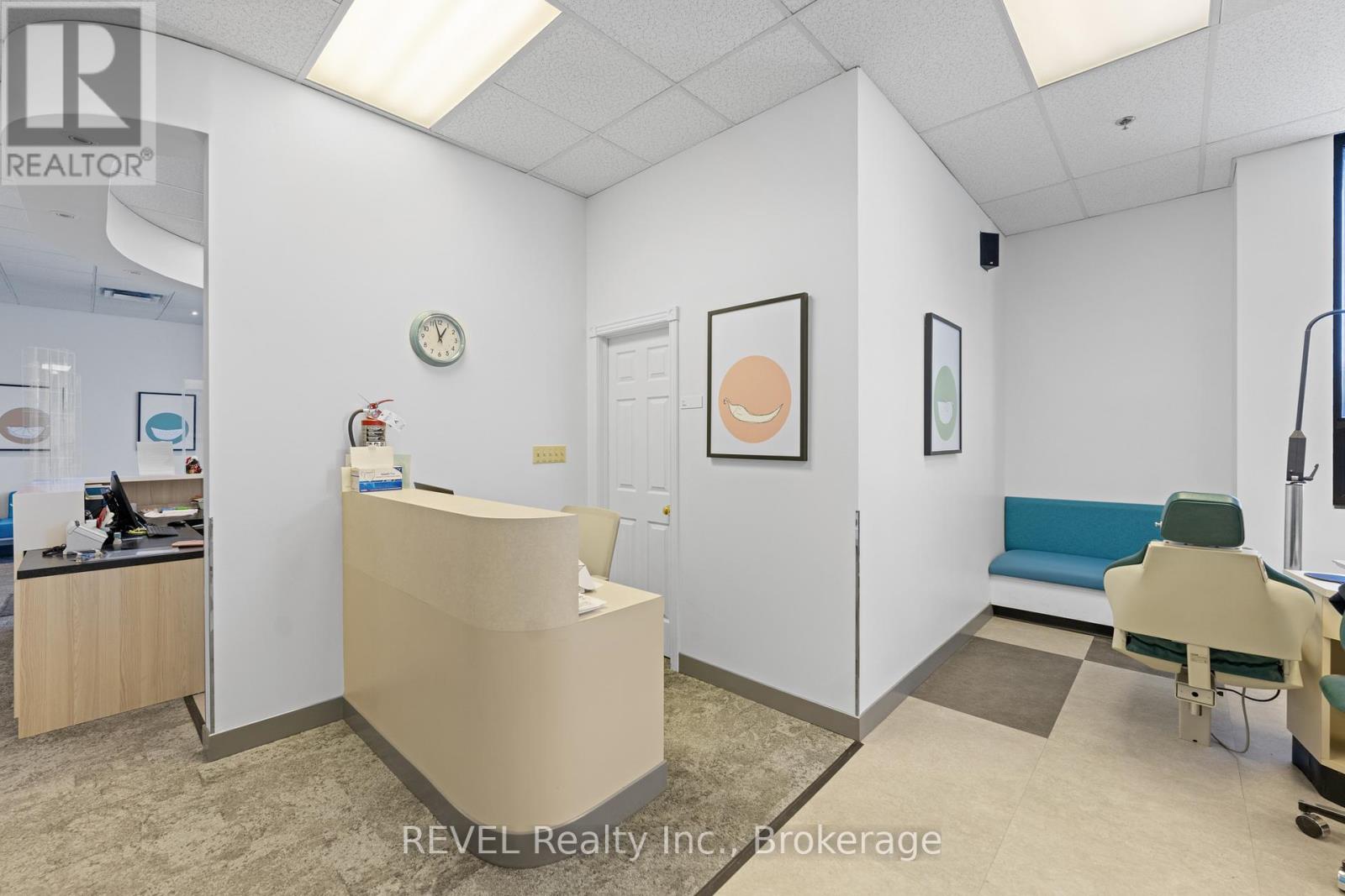 Photo 16 of 9 290 Glendale Avenue, St Catharines ON